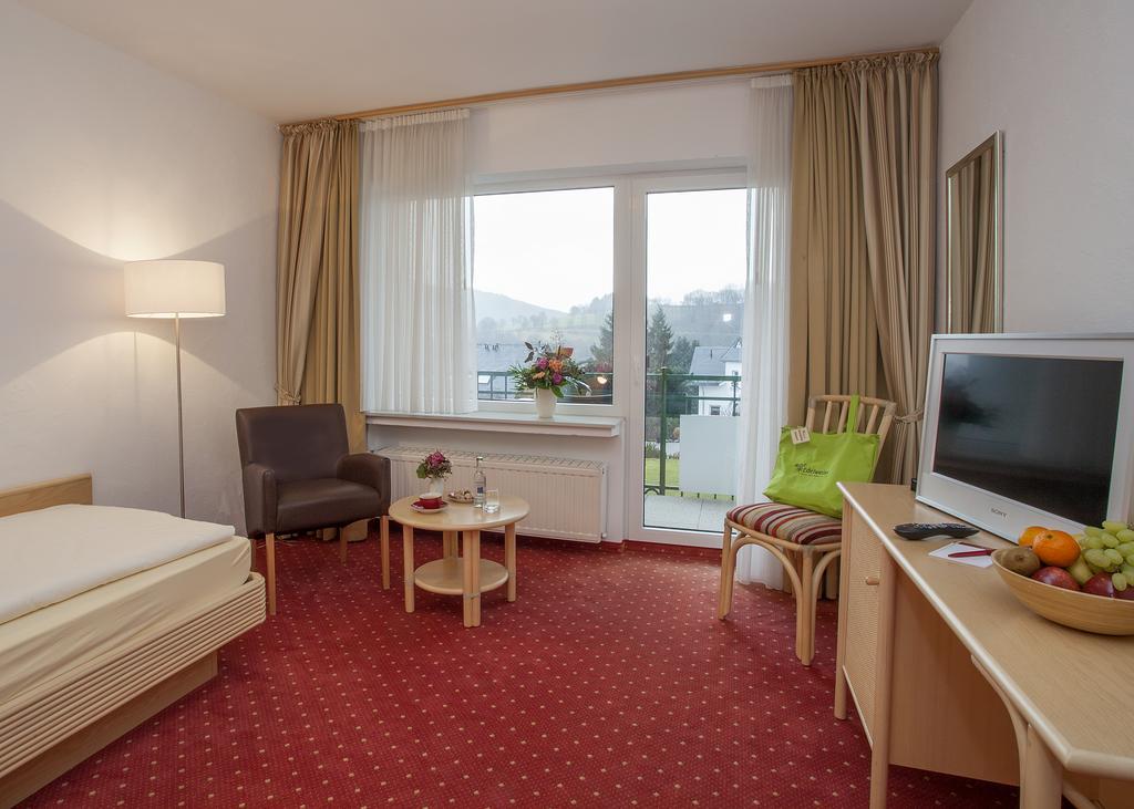 Hotel & Ferienappartements Edelweiss ヴィリンゲン エクステリア 写真