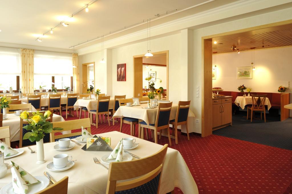 Hotel & Ferienappartements Edelweiss ヴィリンゲン エクステリア 写真