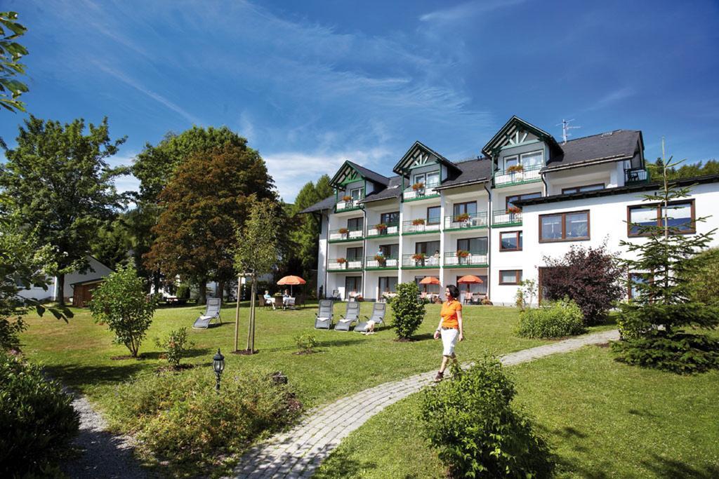 Hotel & Ferienappartements Edelweiss ヴィリンゲン エクステリア 写真