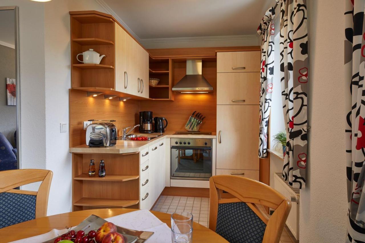 Hotel & Ferienappartements Edelweiss ヴィリンゲン エクステリア 写真